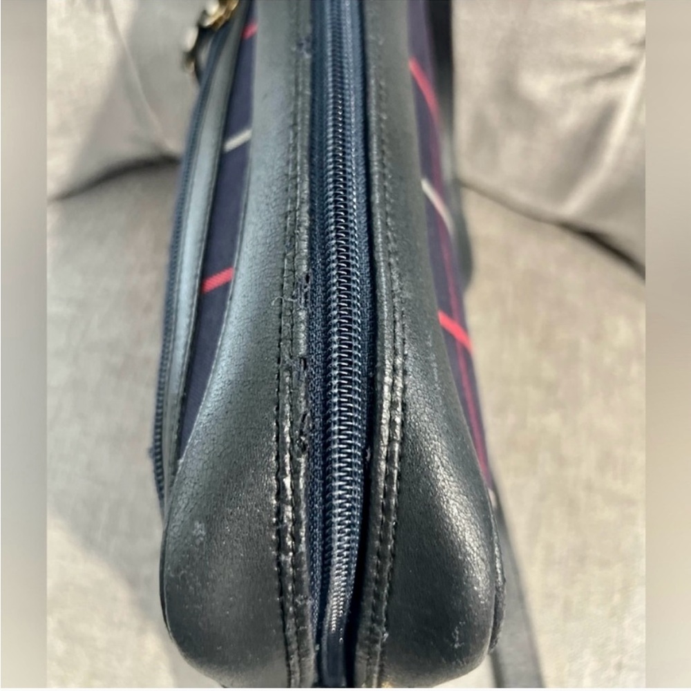 Beautiful Burberry Crossbody bag in use condition look at pictures, please - Picture 5 of 11